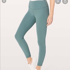 Lululemon leggings - wunder under